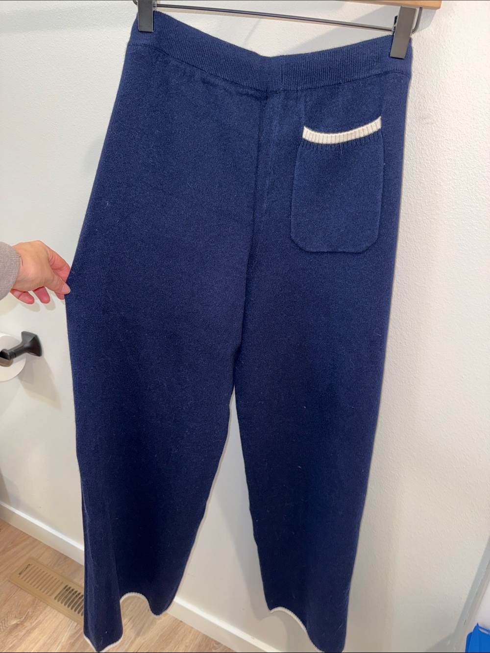 Monrow Navy Knit Drawcord Waist Pants with White Trim - Picture 4 of 6